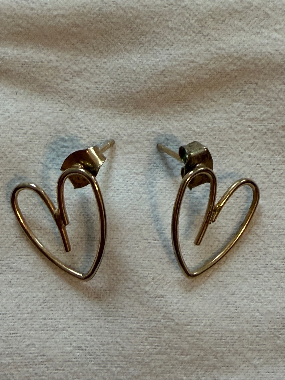 Delicate Heart Outline Stud Earrings — Gold